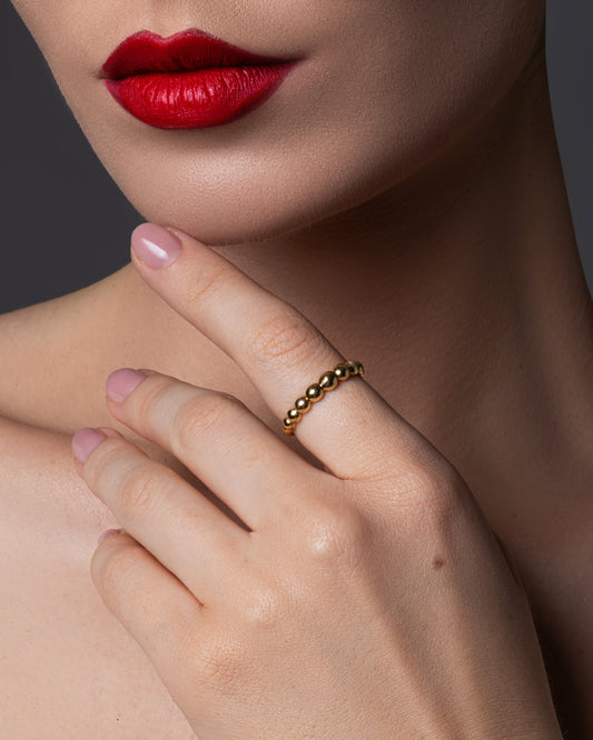18K Gold Ring – Modern and Elegant Design