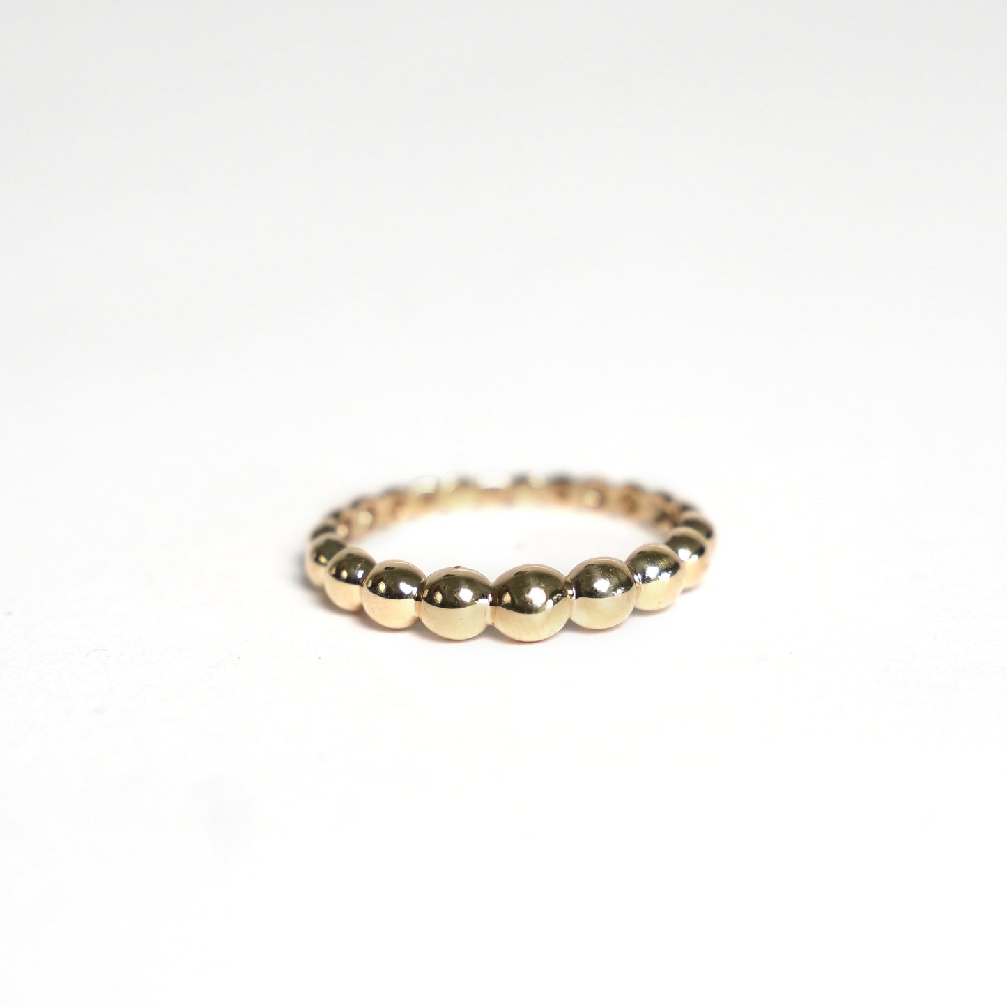 18K Gold Ring – Modern and Elegant Design
