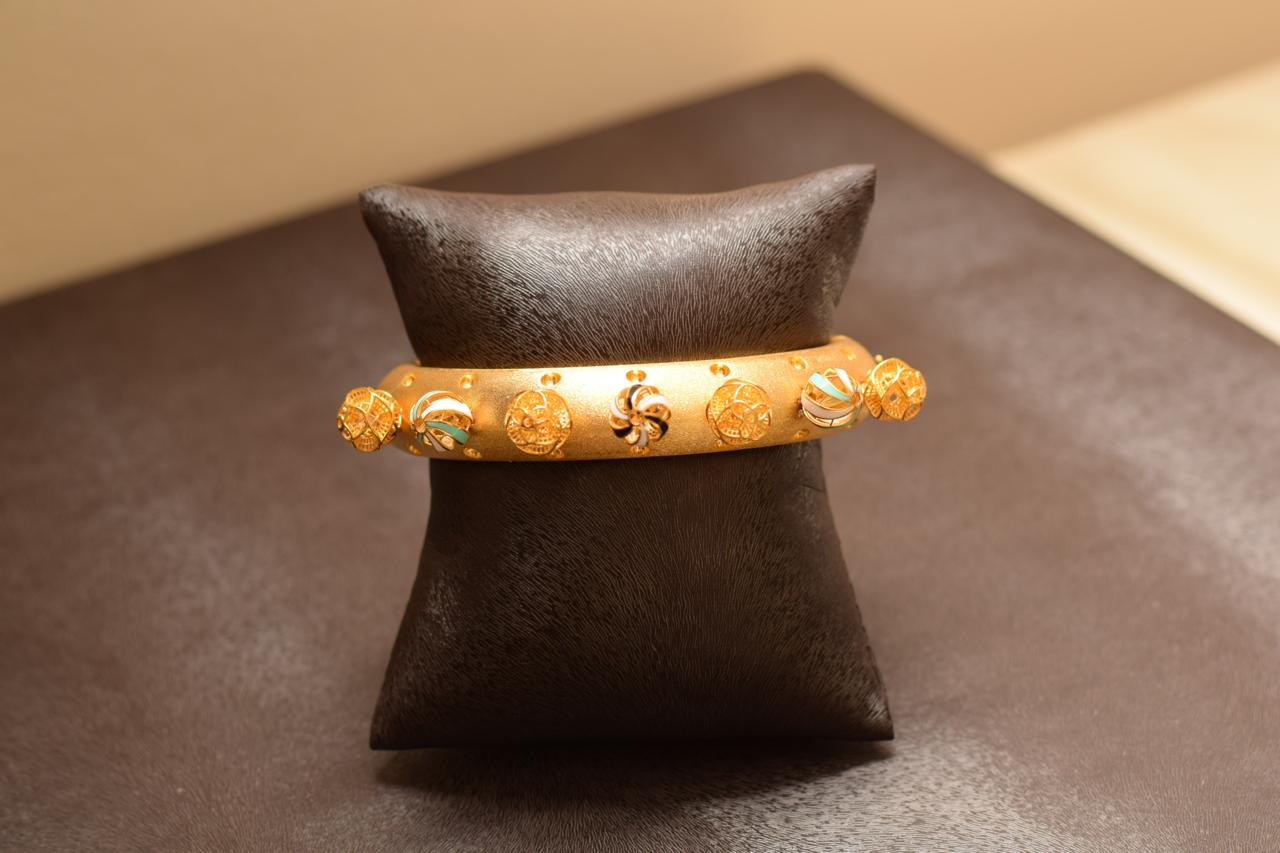 Botanical Relief Collar Set