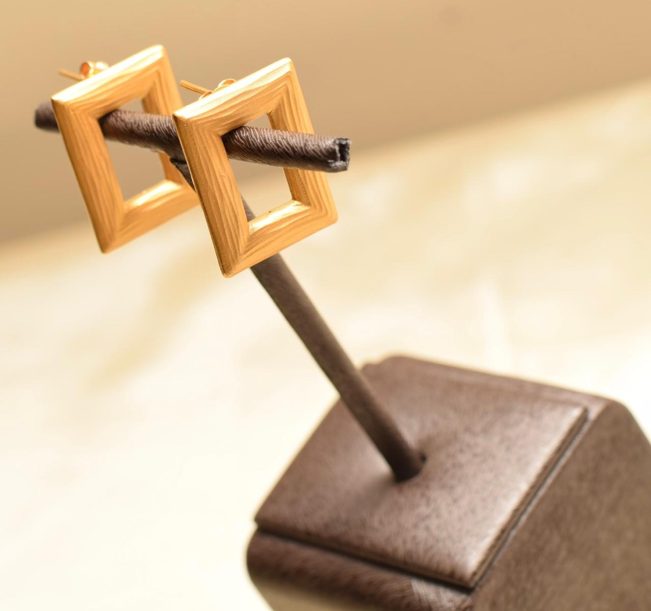 Geometric Elegance Necklace Set