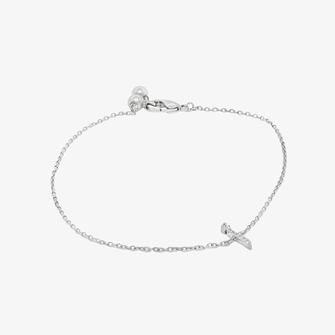 An 18k gold bracelet set with Lab Diamond, featuring the letter 'A'